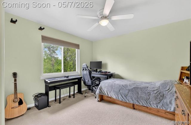 27073 Hawthorne Boulevard, Flat Rock, MI 48134