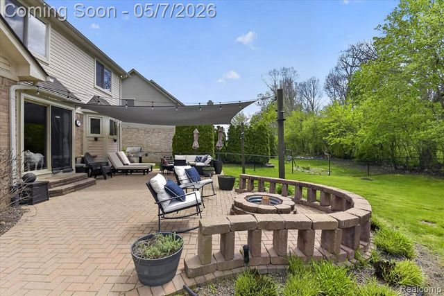 27073 Hawthorne Boulevard, Flat Rock, MI 48134