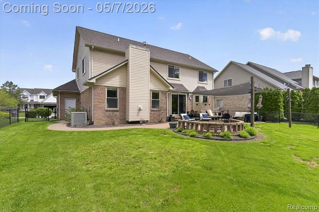 27073 Hawthorne Boulevard, Flat Rock, MI 48134