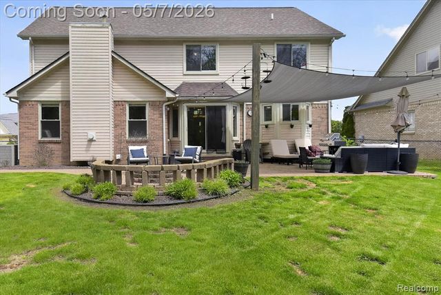 27073 Hawthorne Boulevard, Flat Rock, MI 48134