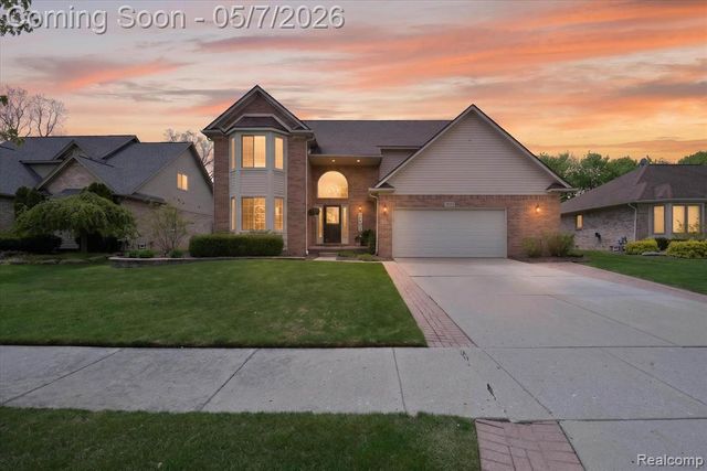 27073 Hawthorne Boulevard, Flat Rock, MI 48134