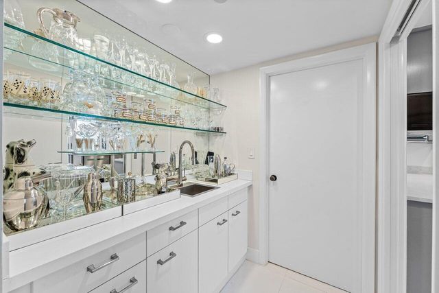 529 S Flagler Drive 8g, West Palm Beach, FL 33401