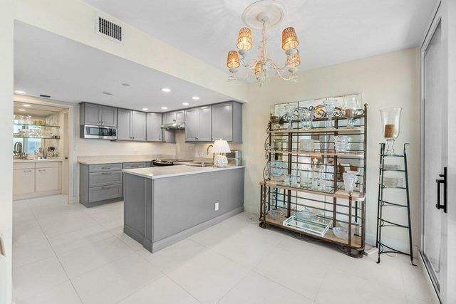 529 S Flagler Drive 8g, West Palm Beach, FL 33401