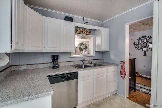 2274 N Center Road, Burton, MI 48509