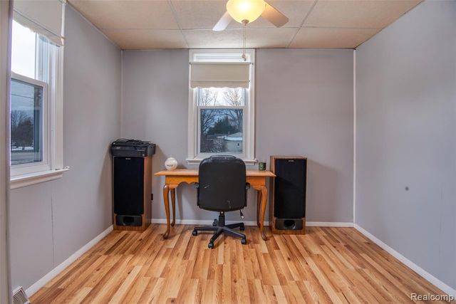 2274 N Center Road, Burton, MI 48509