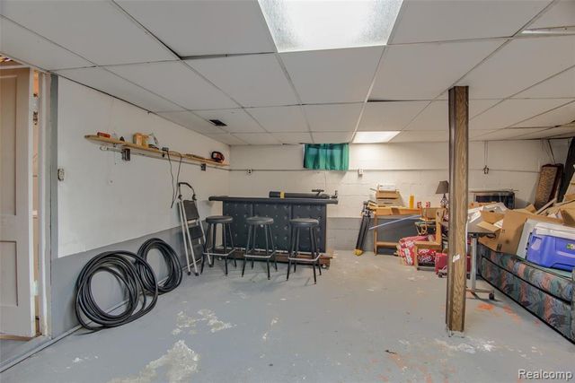 2274 N Center Road, Burton, MI 48509