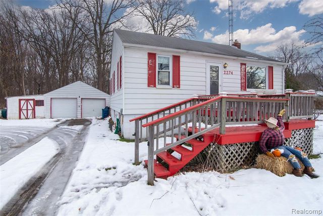 2274 N Center Road, Burton, MI 48509