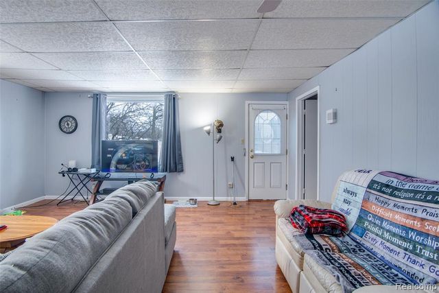 2274 N Center Road, Burton, MI 48509