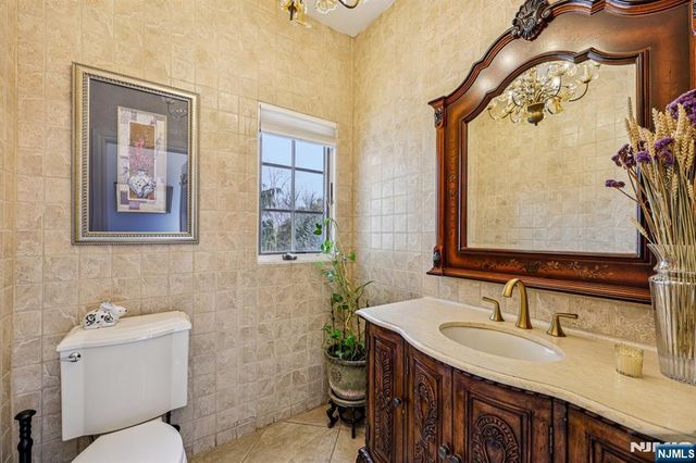 22 Anton Court, Woodcliff Lake, NJ 07677