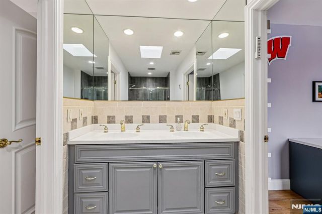 22 Anton Court, Woodcliff Lake, NJ 07677