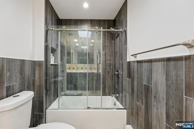 22 Anton Court, Woodcliff Lake, NJ 07677