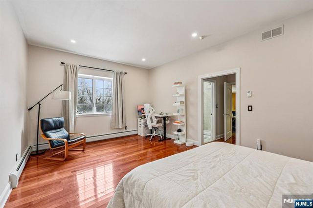 22 Anton Court, Woodcliff Lake, NJ 07677