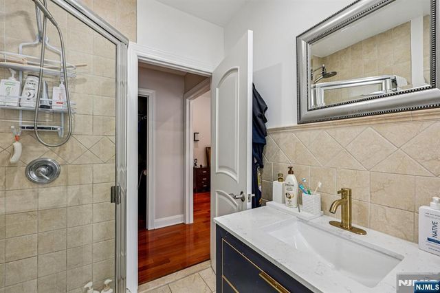 22 Anton Court, Woodcliff Lake, NJ 07677