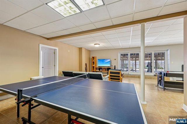 22 Anton Court, Woodcliff Lake, NJ 07677