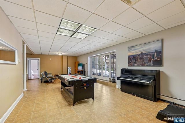 22 Anton Court, Woodcliff Lake, NJ 07677