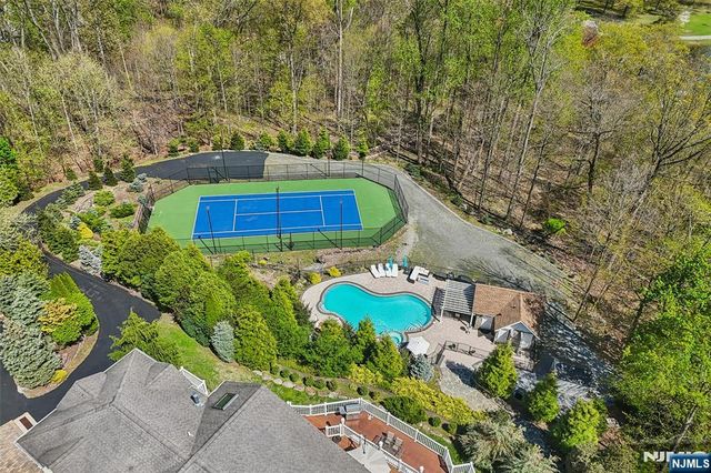 22 Anton Court, Woodcliff Lake, NJ 07677