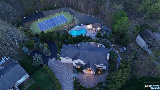 22 Anton Court, Woodcliff Lake, NJ 07677