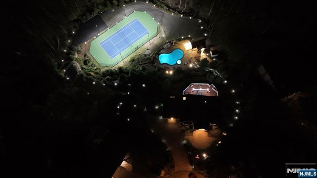22 Anton Court, Woodcliff Lake, NJ 07677