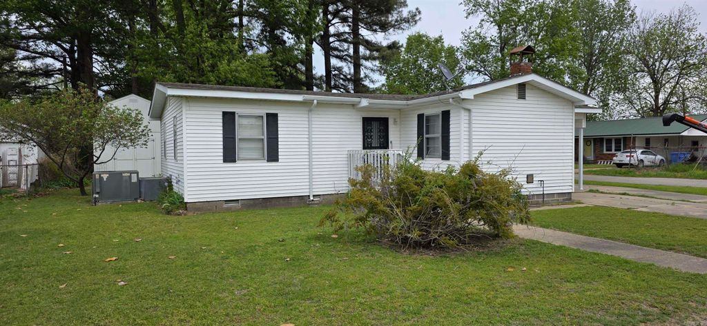 1302 Success St., Corning, AR 72422