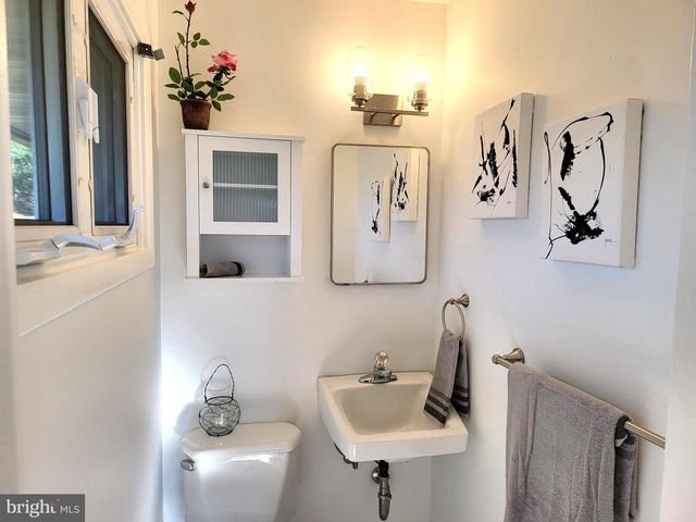 3408 RIDGEWAY RD, Harrisburg, PA 17109