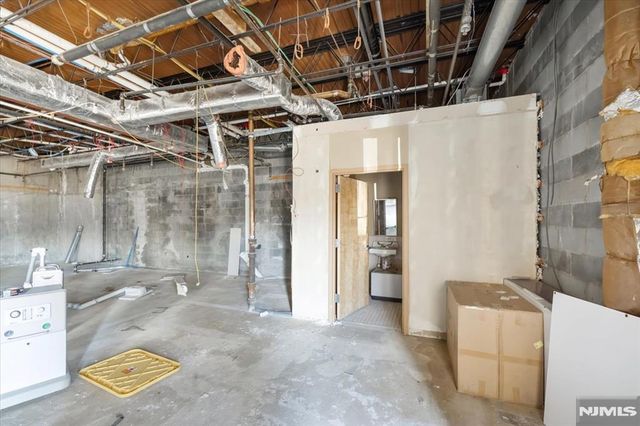 2 Forest Avenue A, Paramus, NJ 07652