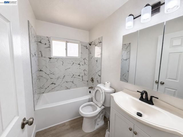 5250 Standish Rd, Sacramento, CA 95820