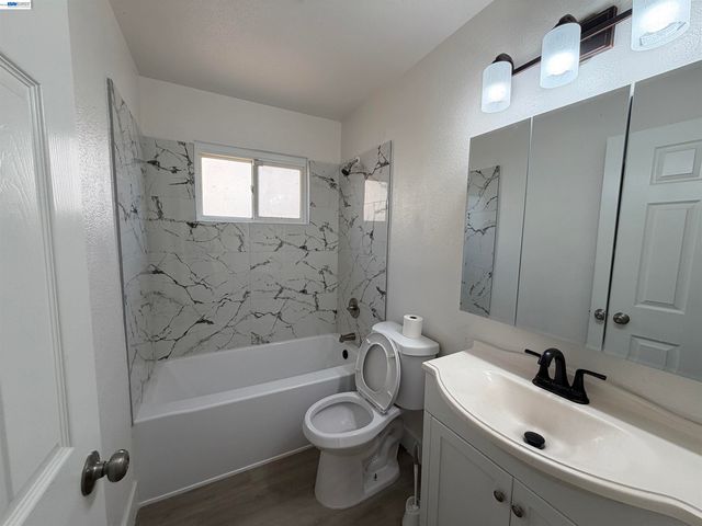 5250 Standish Rd, Sacramento, CA 95820
