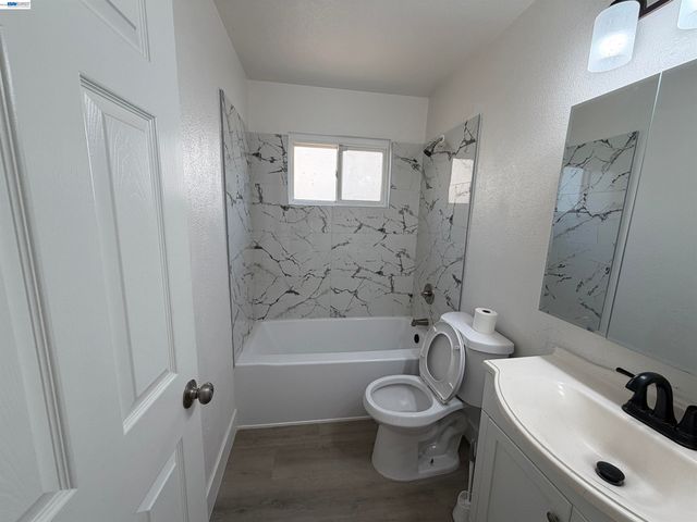 5250 Standish Rd, Sacramento, CA 95820