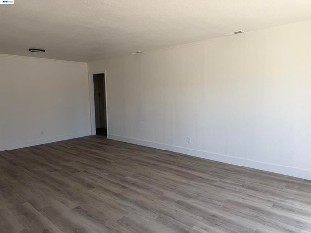5250 Standish Rd, Sacramento, CA 95820