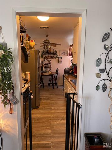 1104 Castaic, Bakersfield, CA 93308