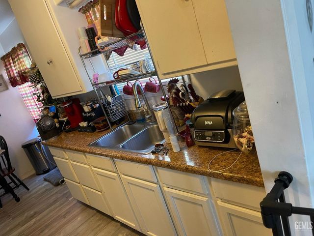 1104 Castaic, Bakersfield, CA 93308