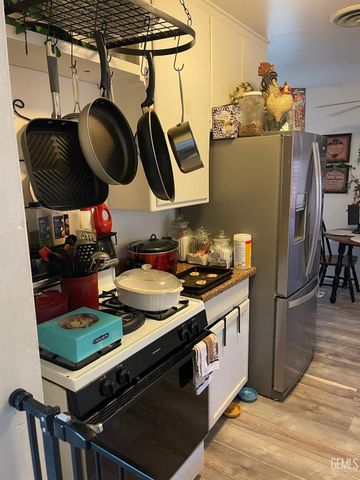 1104 Castaic, Bakersfield, CA 93308