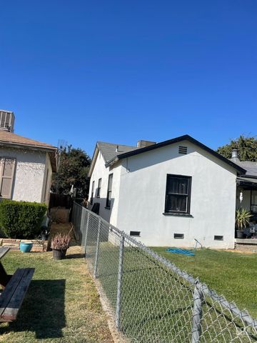 1104 Castaic, Bakersfield, CA 93308