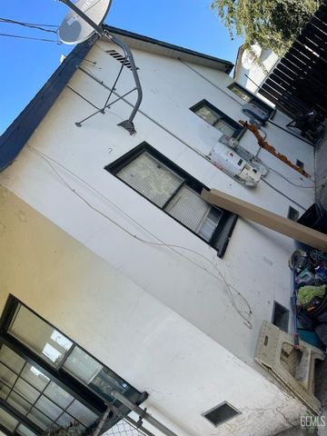 1104 Castaic, Bakersfield, CA 93308