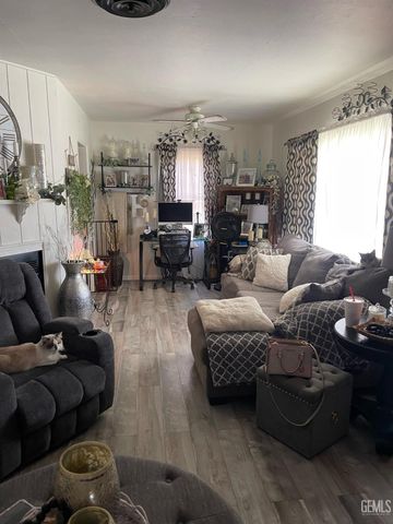 1104 Castaic, Bakersfield, CA 93308