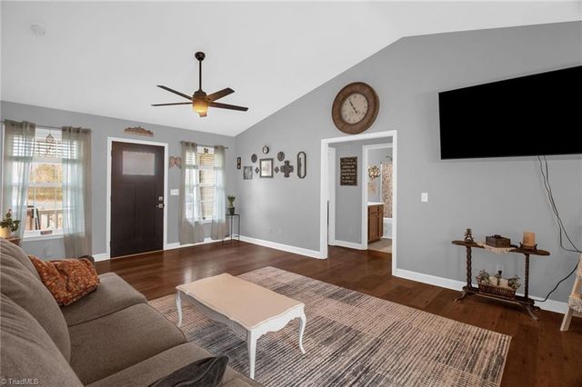 104 Black Avenue, Thomasville, NC 27360