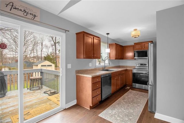 104 Black Avenue, Thomasville, NC 27360