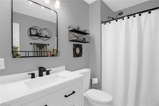 104 Black Avenue, Thomasville, NC 27360