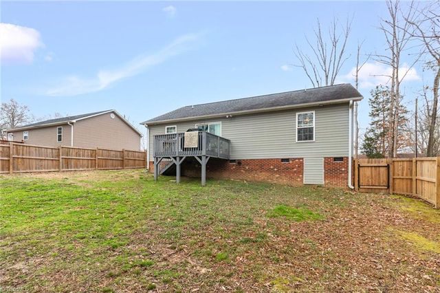 104 Black Avenue, Thomasville, NC 27360