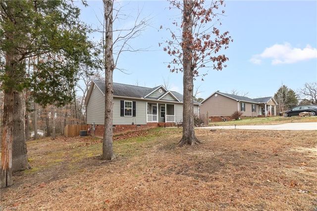 104 Black Avenue, Thomasville, NC 27360