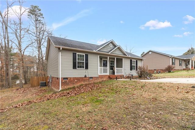 104 Black Avenue, Thomasville, NC 27360