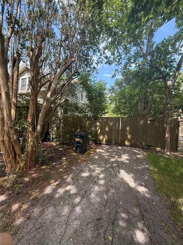 5506 1st Street, Crosby, TX 77532