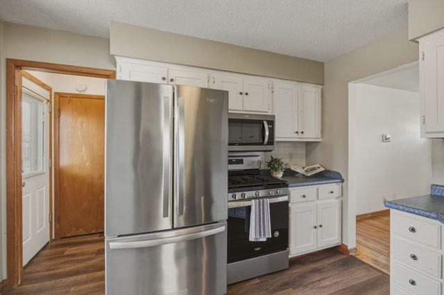 1000 E Watrous Avenue, Des Moines, IA 50315