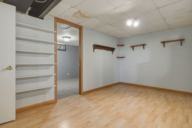 1000 E Watrous Avenue, Des Moines, IA 50315