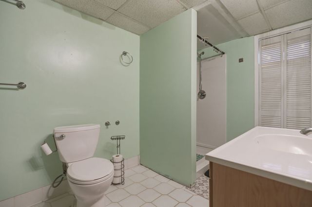1000 E Watrous Avenue, Des Moines, IA 50315