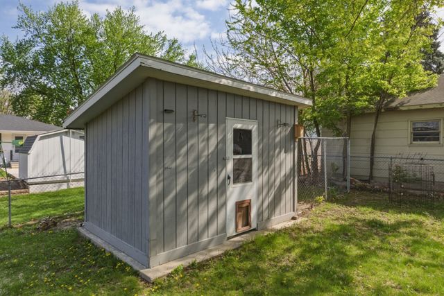 1000 E Watrous Avenue, Des Moines, IA 50315