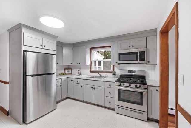 32 Dividence Rd, Reading, MA 01867