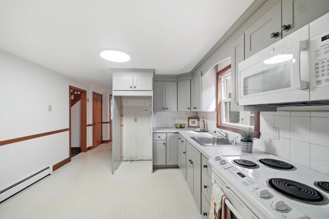 32 Dividence Rd, Reading, MA 01867