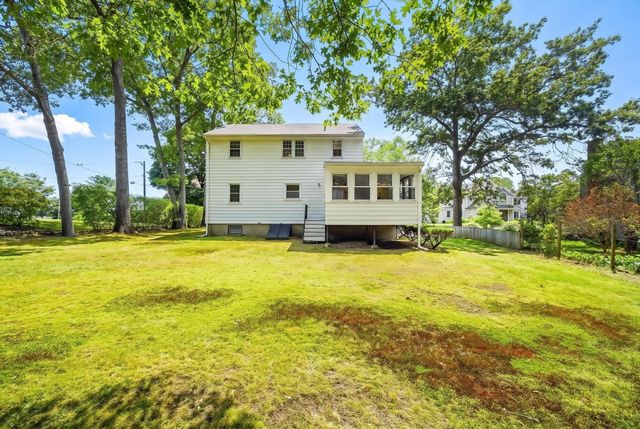 32 Dividence Rd, Reading, MA 01867