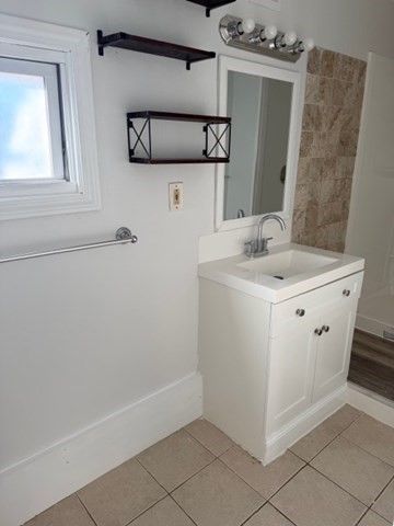 2 West 10th Street 2, Lowell, MA 01850